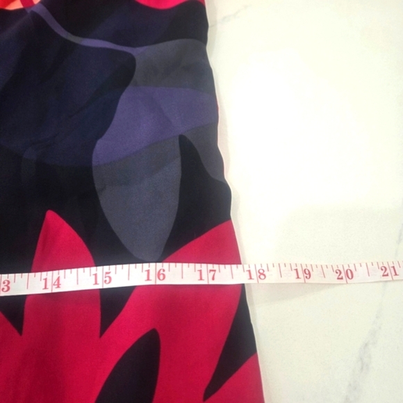 ANN TAYLOR LOFT RED DAY FIT&FLARE DRESS PETITE. - Picture 7 of 8